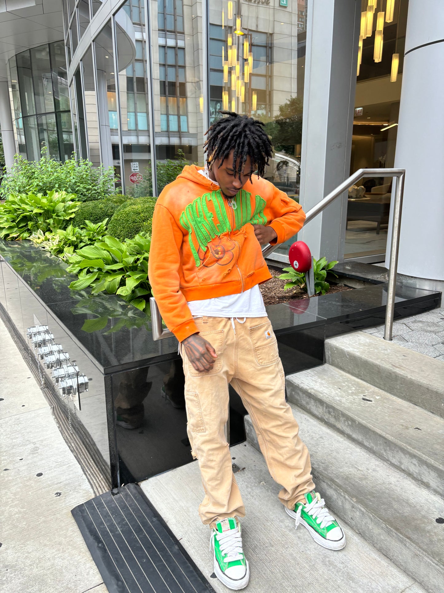 “CROPPED” FLOWER PATCHED ZIP UP